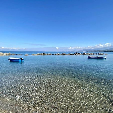 Appartamenti La Baia Del Rais Falcone Exterior photo